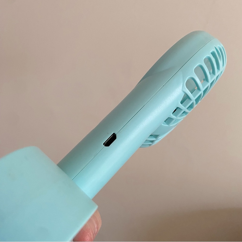 Kawaii Bunny Portable, Rechargeable Mini Fan with Standing Base - Picture 5 of 5